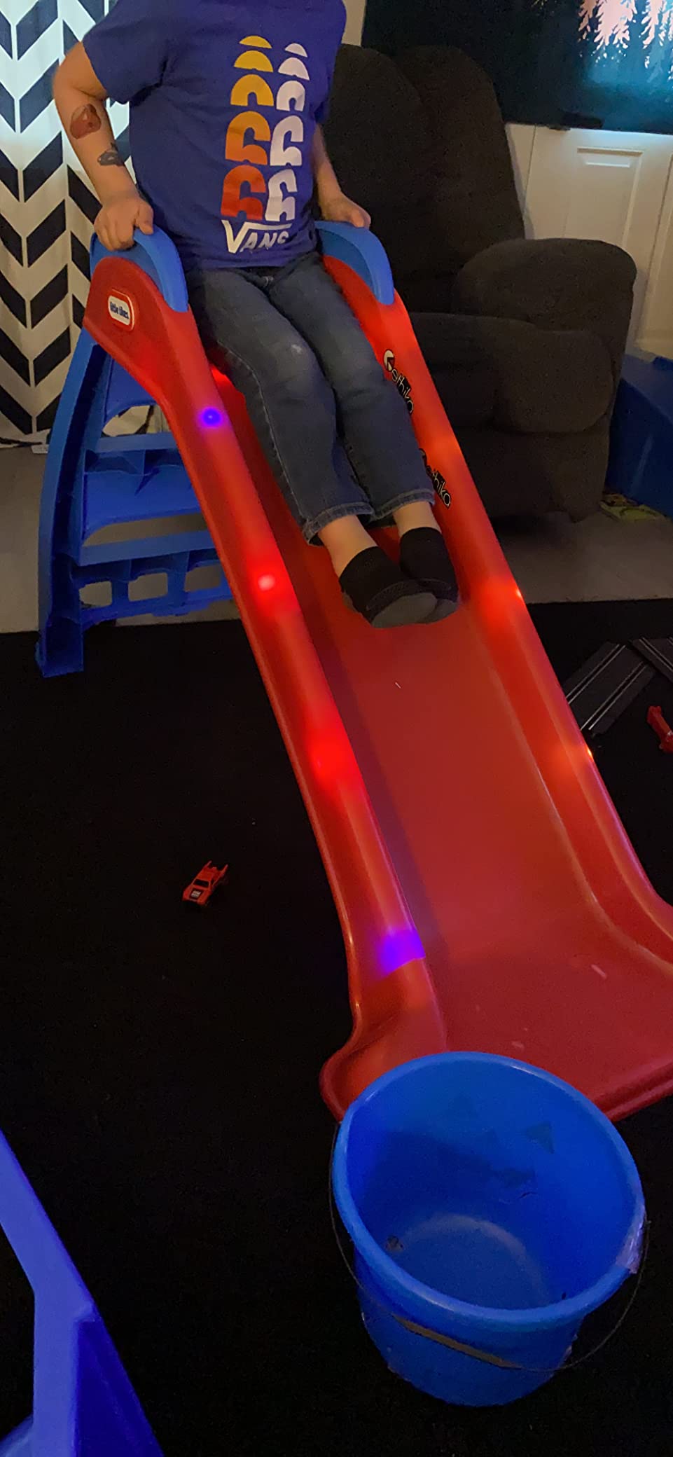 Little Tikes Light-Up First Slide for Kids Indoors/Outdoors , Red customer photo 2