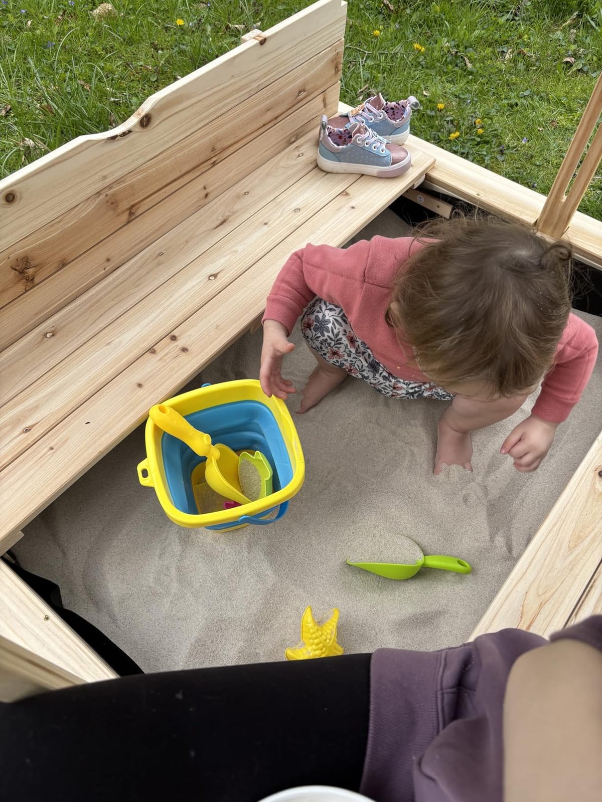 Outsunny Wooden Sandbox with Lid Canopy for Aged 3-7 47X47 in Natural customer photo 1