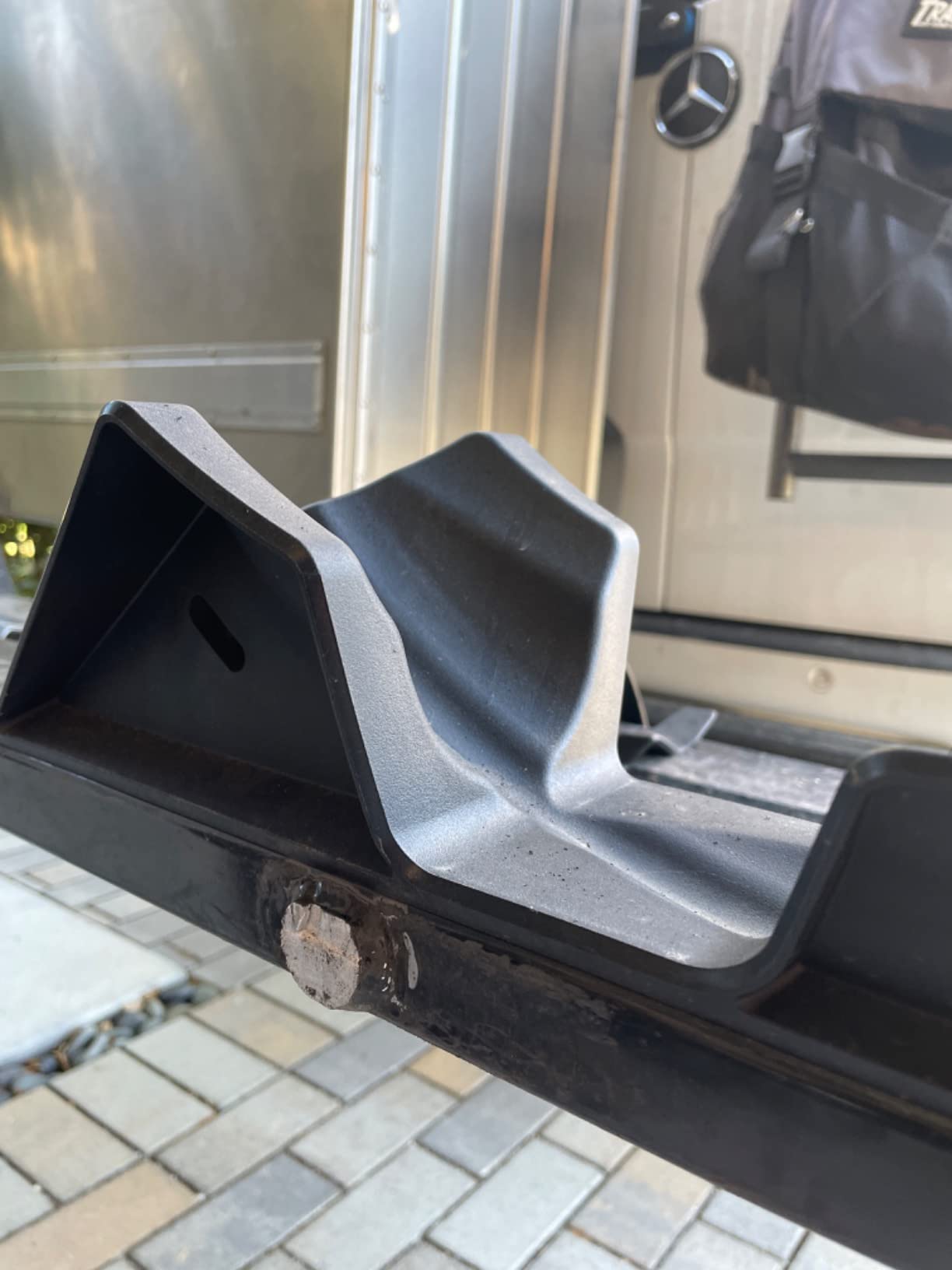Yakima StageTwo 4 Bike Adjustable Tray Hitch with Tilt Lever and SKS Locks customer photo 2