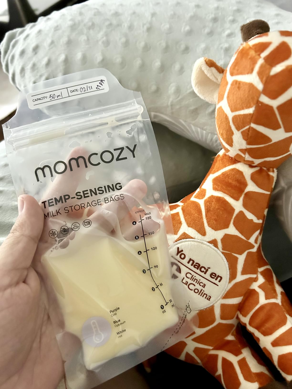 Momcozy Breastmilk Storing Bags, Temp-Sensing Breastfeeding, 6oz 120pcs customer photo 1