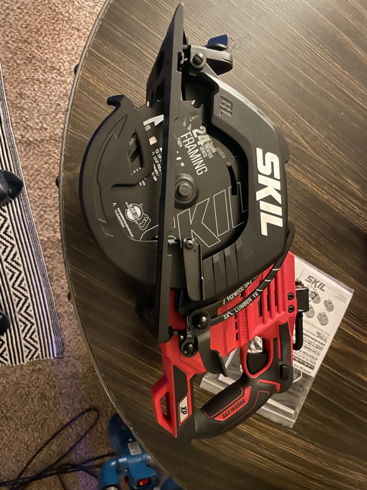 SKIL 2x20V PWR CORE 20 Brushless 7-1/4” Rear Handle Circular Saw Kit Includes Two 5.0Ah Batteries and Dual Port Auto PWR Jump Charger-CR5429B-20, Red customer photo 1