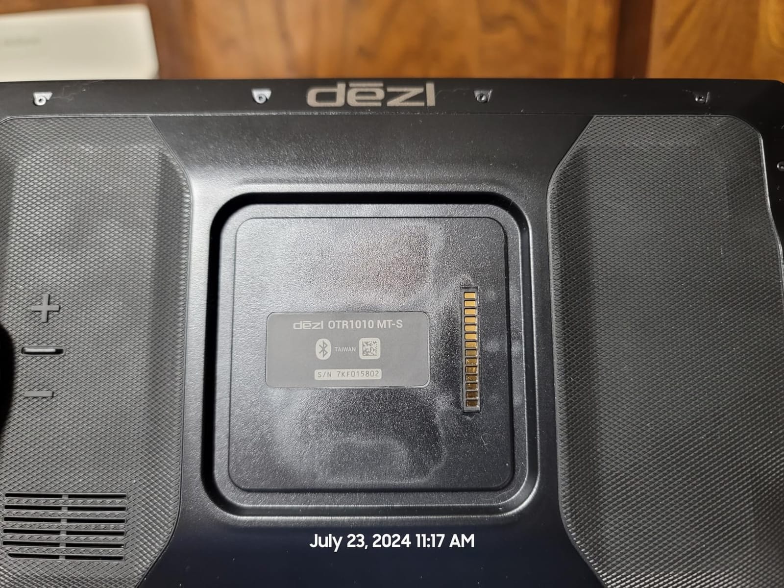 Garmin dēzl™ OTR1010, Extra-Large, Easy-to-Read 10” GPS Truck Navigator customer photo 2