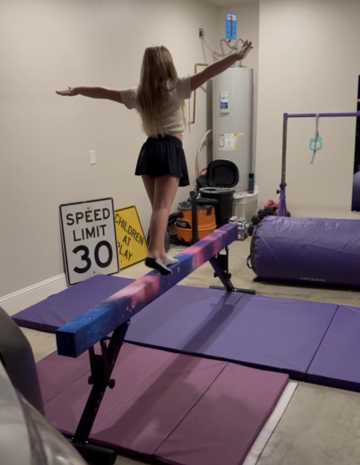 Seliyoo Balance Beam for Kids,Adjustable 8FT Gymnastics Beam customer photo 1