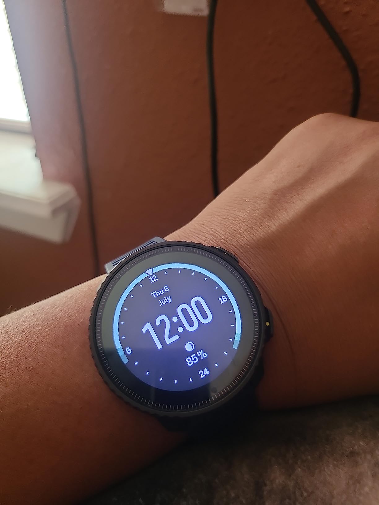 SUUNTO Vertical GPS Sports Watch, Solar Charging 95+ Sports, Black Ti customer photo 2