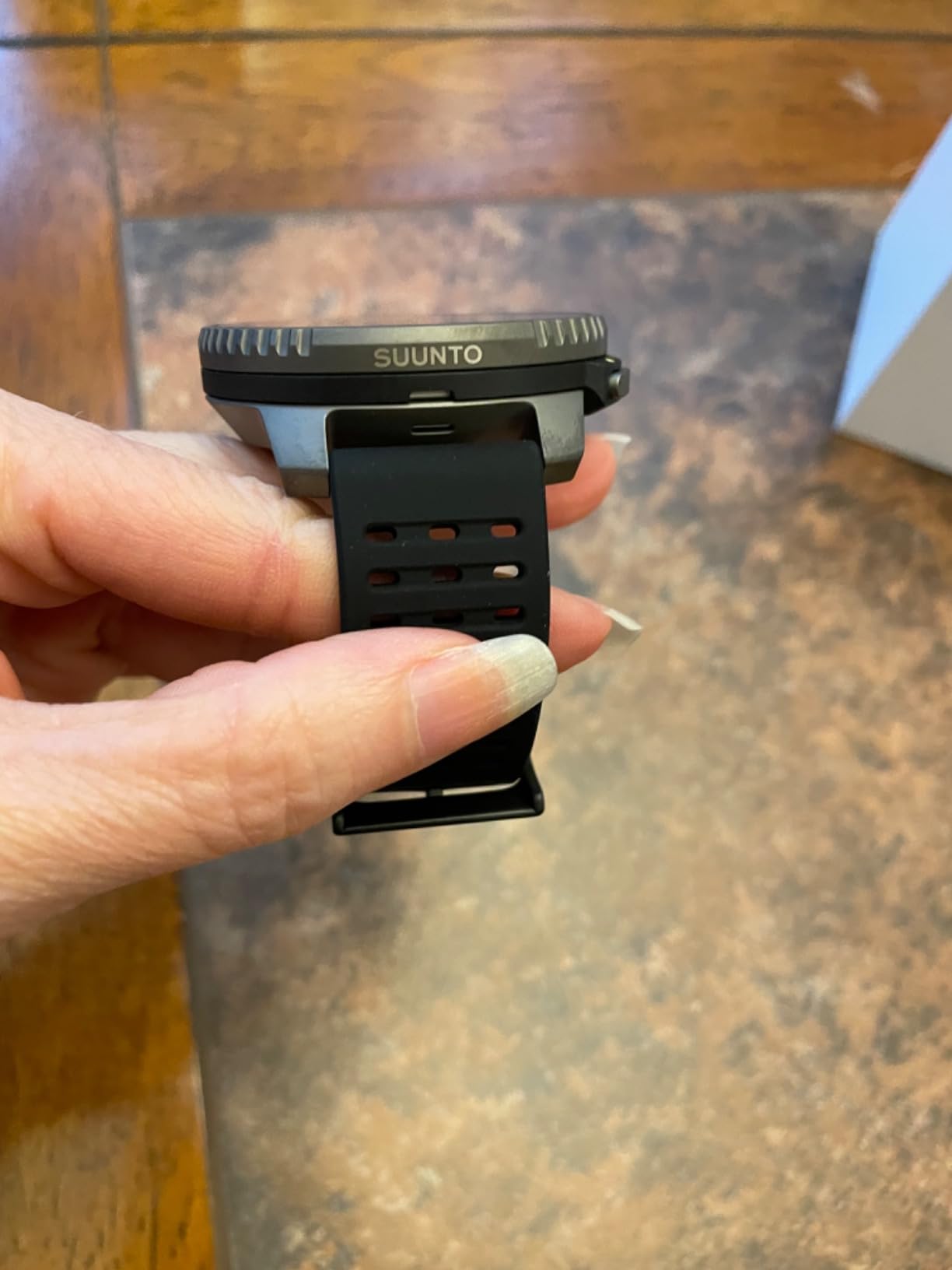 SUUNTO Vertical GPS Sports Watch, Solar Charging 95+ Sports, Canyon Ti customer photo 2