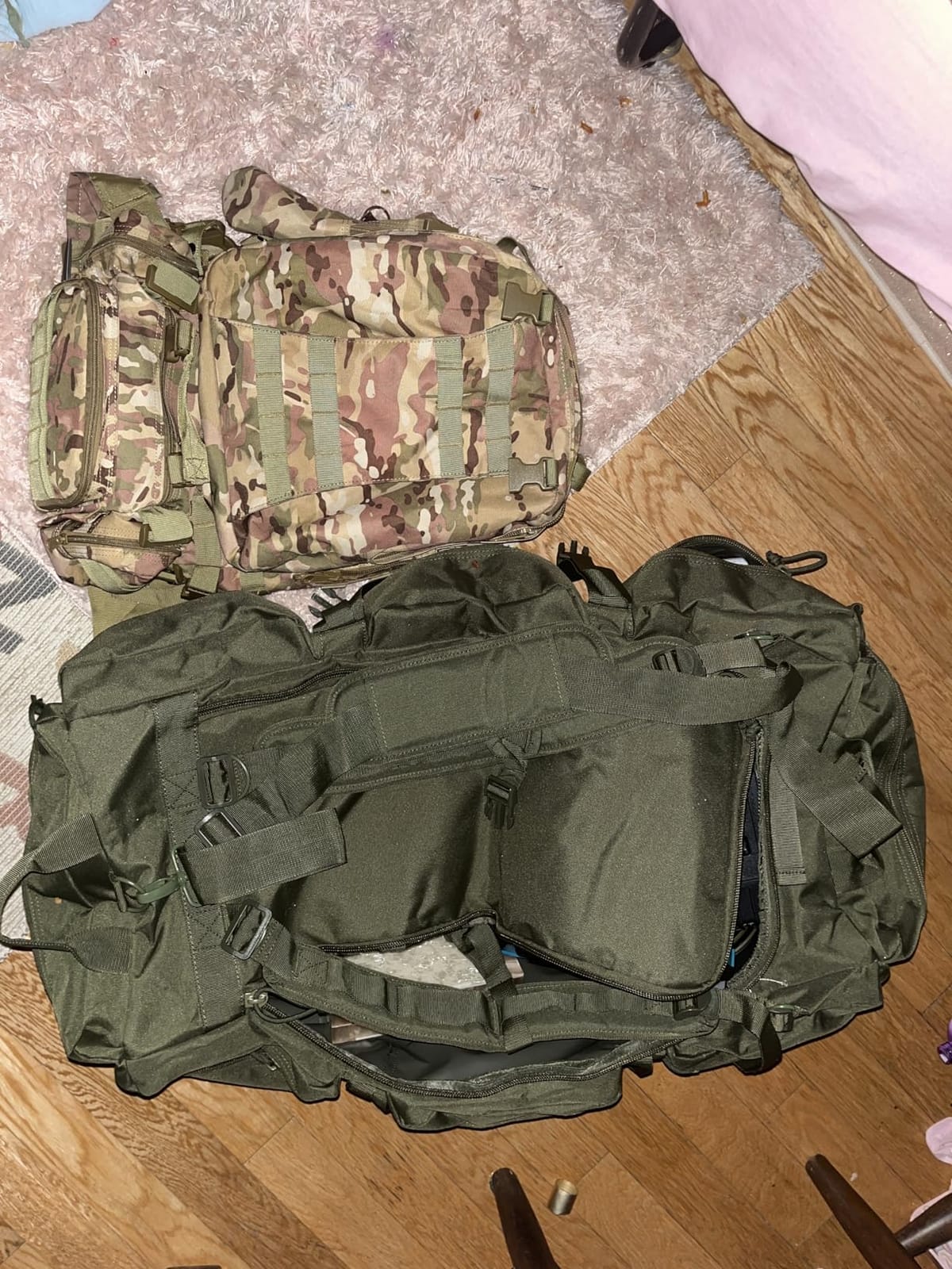 100L Large Military Duffle Bag Deployment Duffel Bag Sports Equipment Travel Luggage Bag with Detachable Backpack Straps… customer photo 1