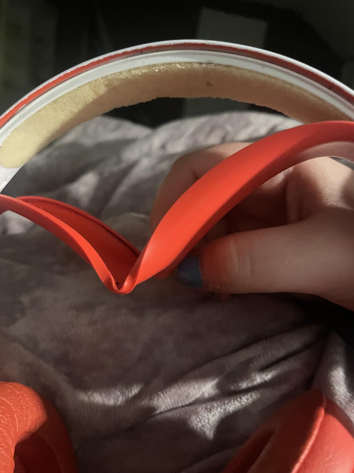 Beats Solo3 - Wireless Bluetooth On-Ear Headphones, Apple & Android Compatible, Up to 40H of Battery Life - Silver (Latest Model) customer photo 1