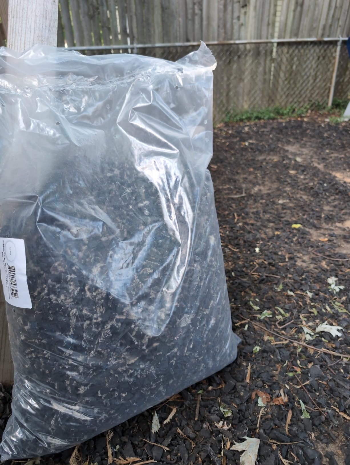 Viagrow No Dye Rubber Playground & Landscape Mulch 1.5 CF Bag (11.2 Gallons / 42.3 Liters) customer photo 2