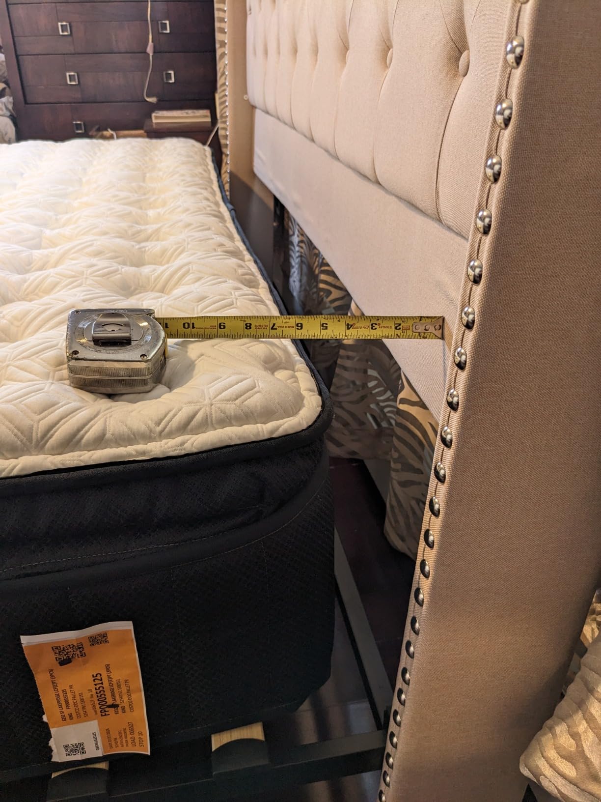 LARMACE King Size Bed Frame with 4 Storage Drawers and 47.2
