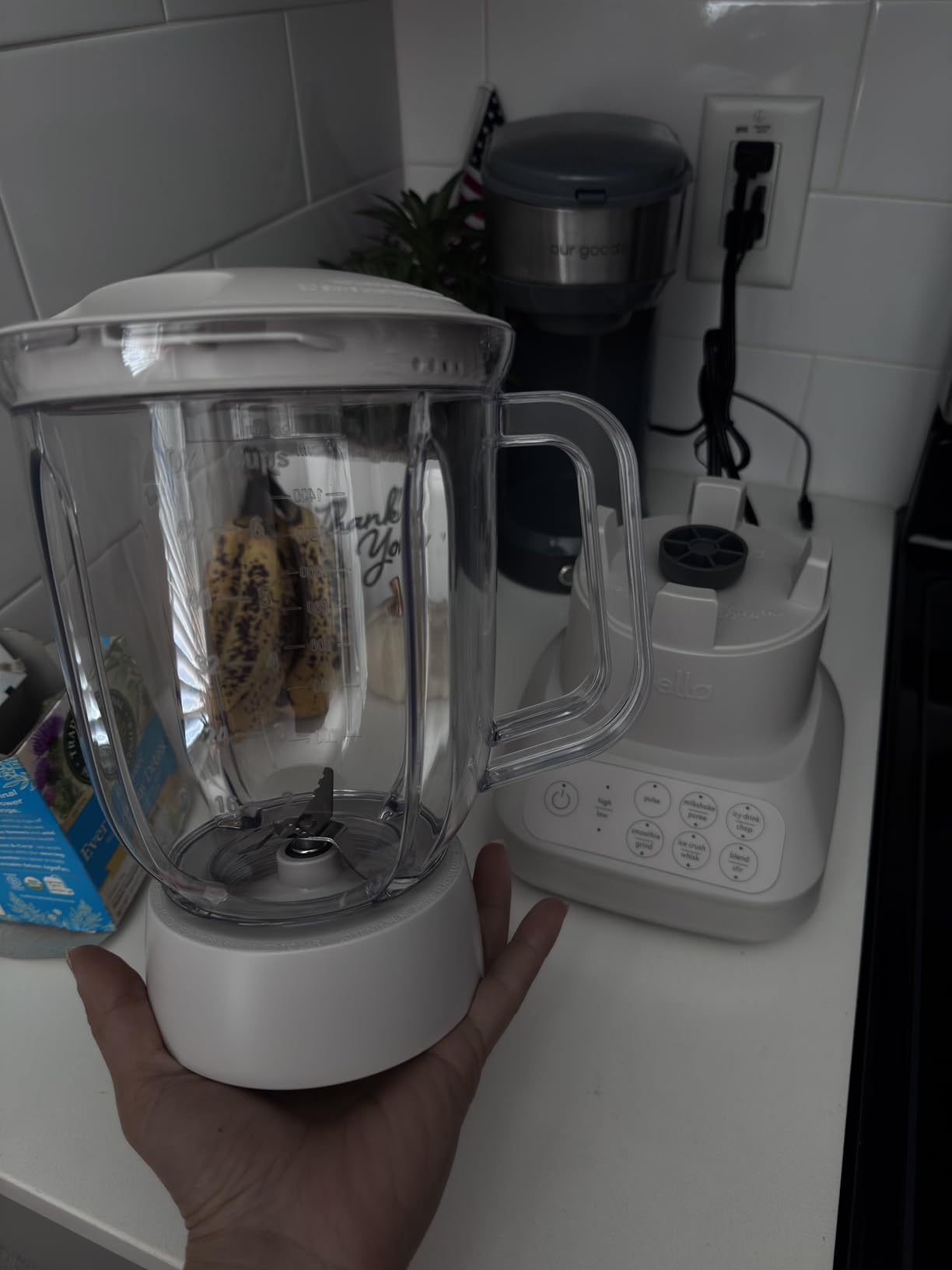 bella Fits-anywhere™ Flip & Store Blender, 48 oz, 520W, 10-speed, Oatmilk customer photo 1