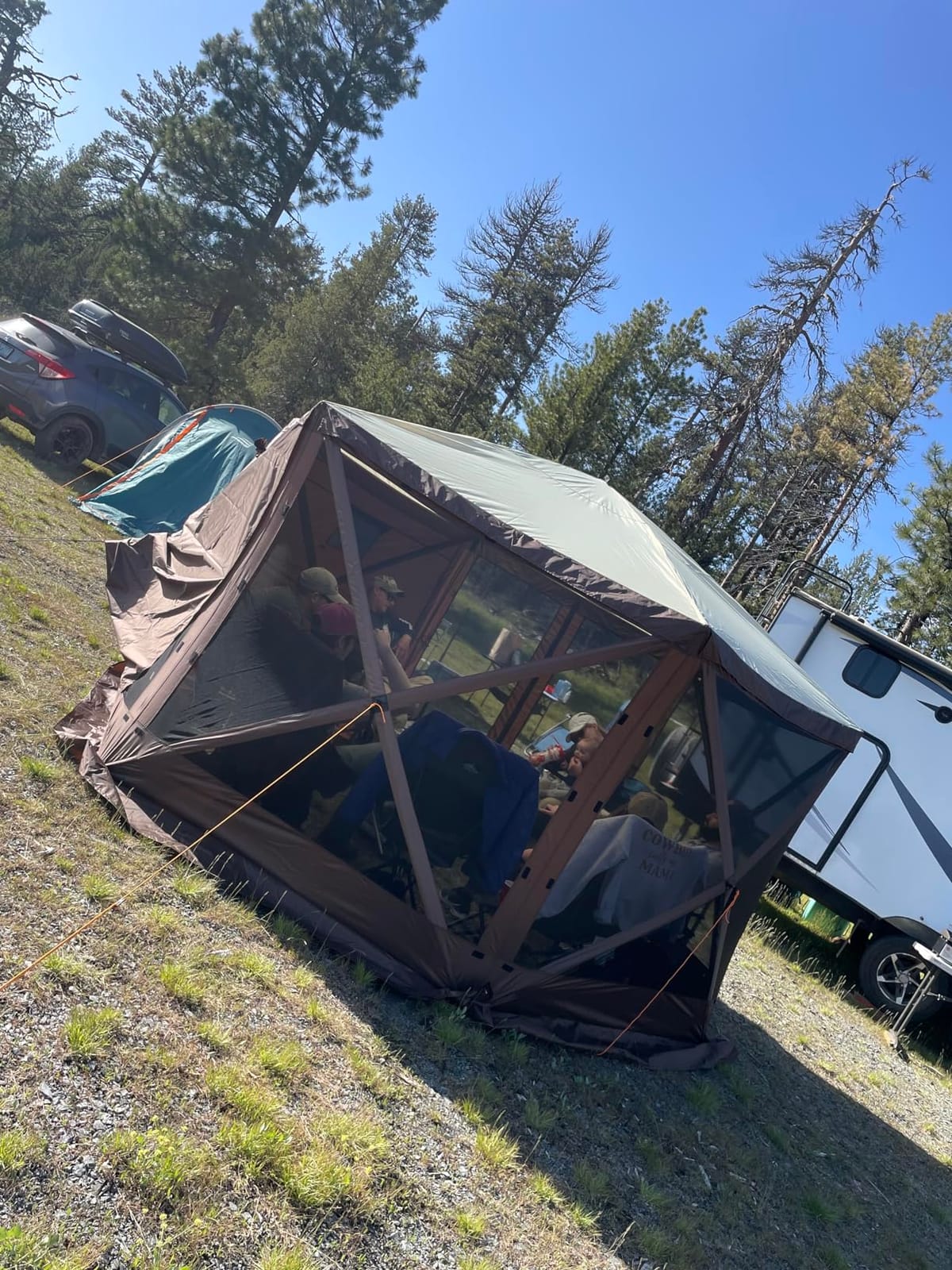 VEVOR Pop Up Gazebo Tent, 6 x 6 ft 4-Sided Screen Shelter with Mosquito Netting, Mesh Windows and 4 Removable Privacy Wind Panels, Brown customer photo 2