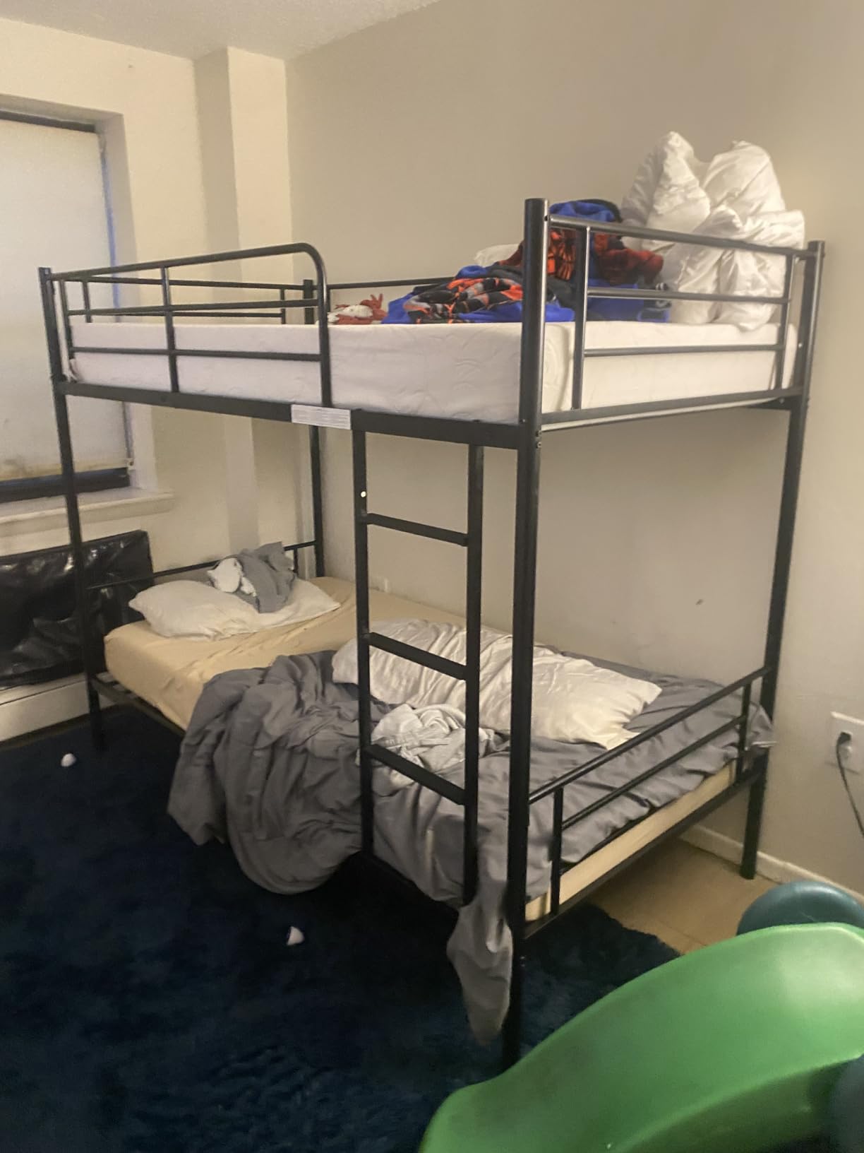Karl home Metal Bunk Bed Twin Over Twin with Built-in Ladder, Black customer photo 1