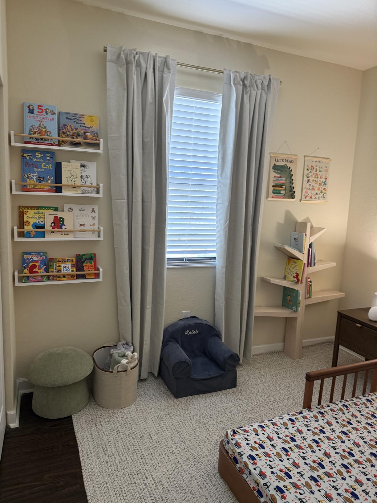 Seocry Nursery Book Shelves, 4 Pack, Wall Book Shelves for Kids Room, Baby, Toddler, Nursery Decor (White Wood, 16.5 Inches) customer photo 1