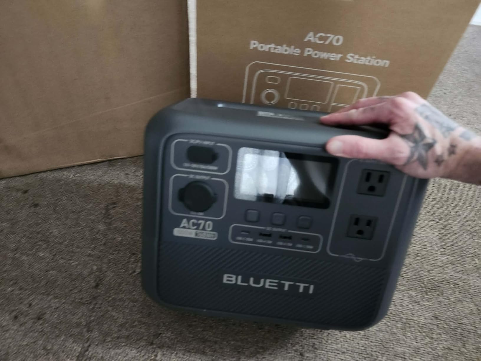 BLUETTI Elite 100 V2 Portable Power Station with Solar Cable 1024Wh 1800W customer photo 1