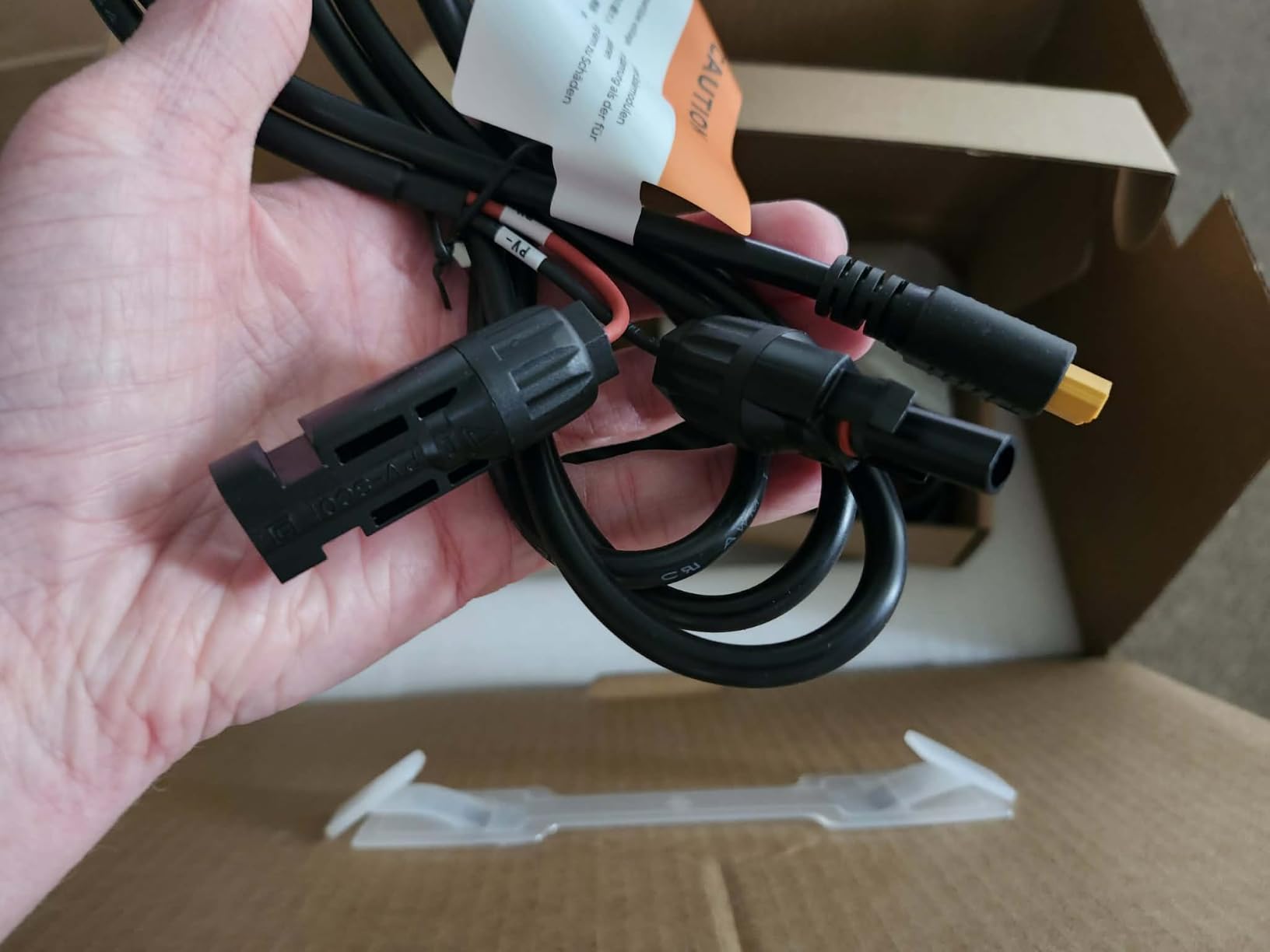 BLUETTI Elite 100 V2 Portable Power Station with Solar Cable 1024Wh 1800W customer photo 2