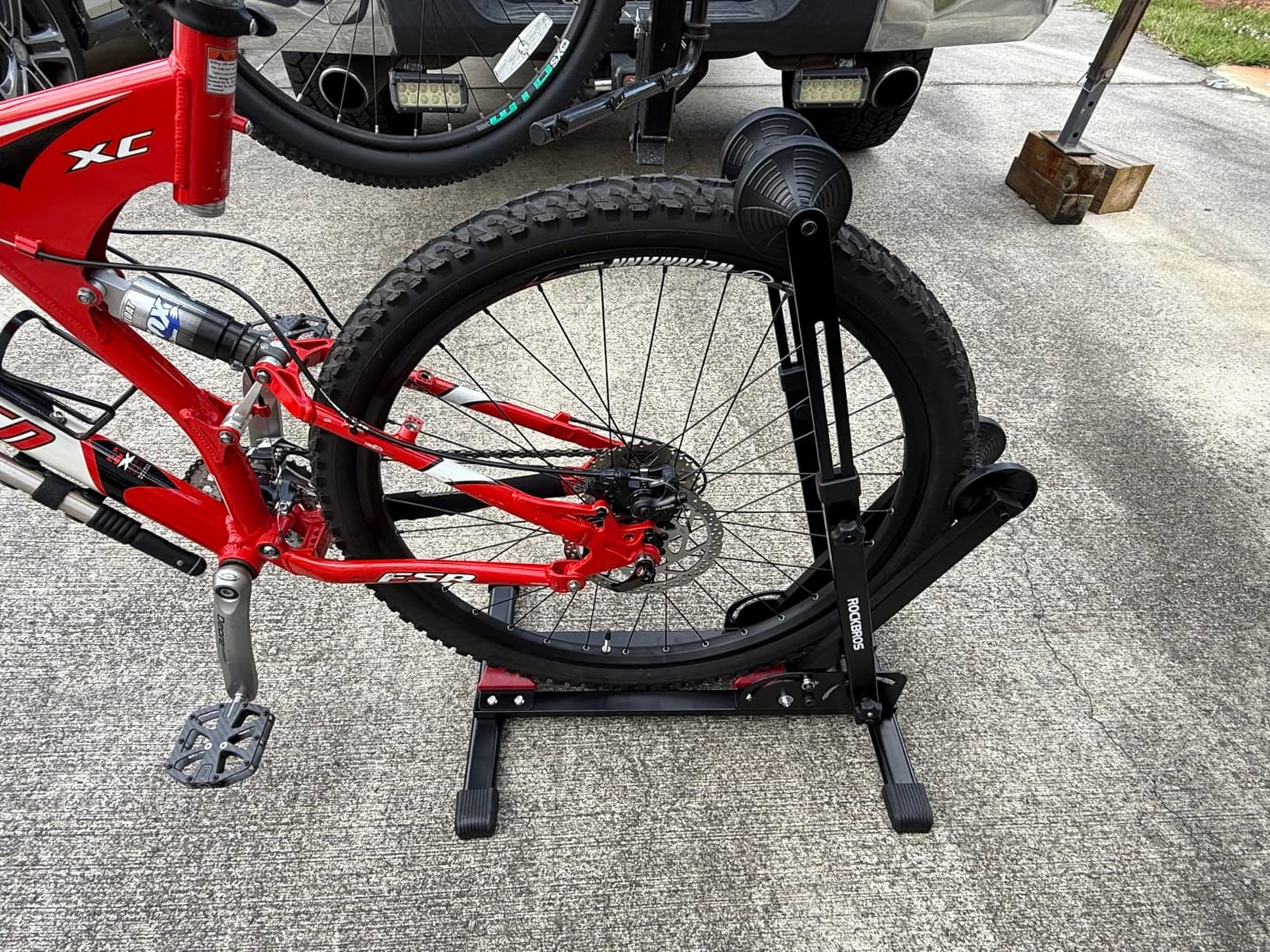 ROCKBROS Bike Stand 2-in-1, Vertical or Horizontal for 20-29 Inch Wheels customer photo 2