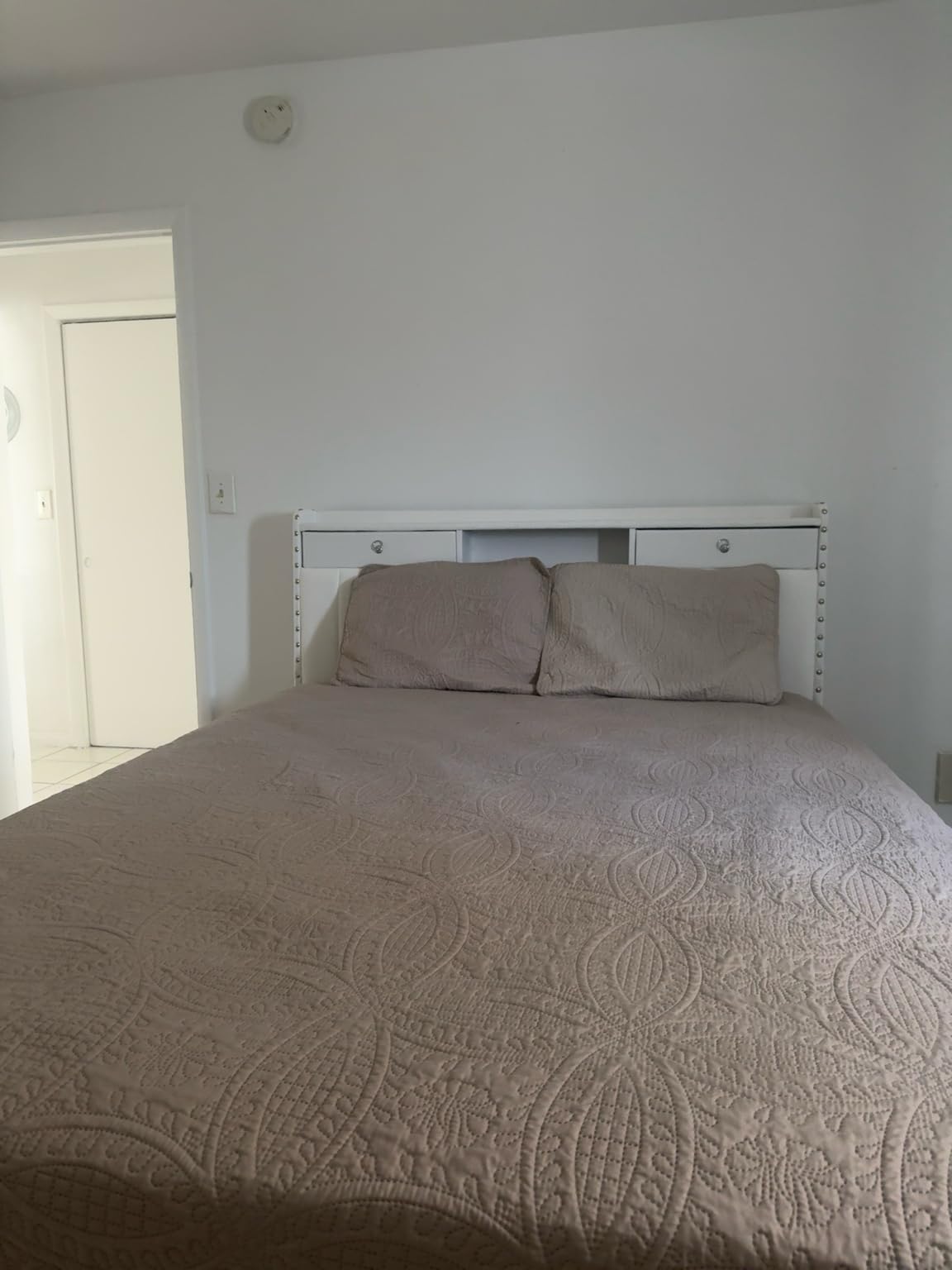 CypBed King Size Bed Frame with Headboard & 4-Storage Drawers, Upholstered customer photo 1
