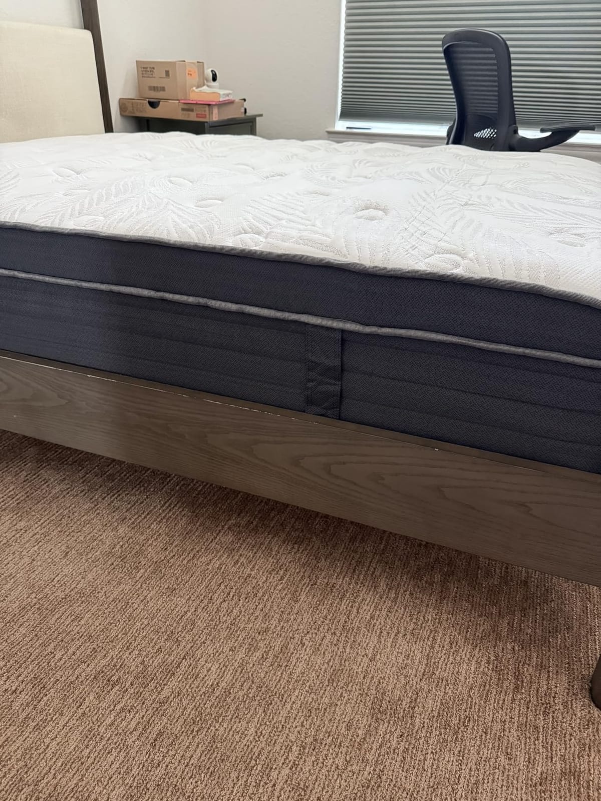 KOW Queen Mattress, 12 Inch Memory Foam Mattress Queen Size Mattresses in a Box with Washable Removable Cover, Medium Firm, Fiberglass Free, Made in USA & CertiPUR-US Certified customer photo 1