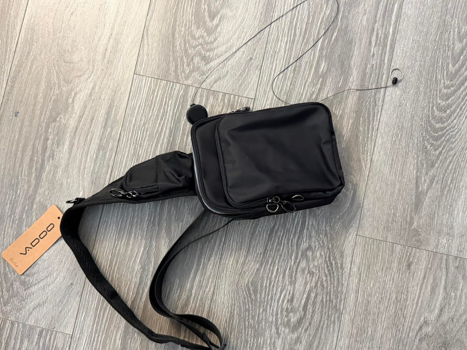 VADOO Sling Bag, Crossbody Bag with Zipper Lock, RFID Blocking & Water Resistant for Men and Women customer photo 1