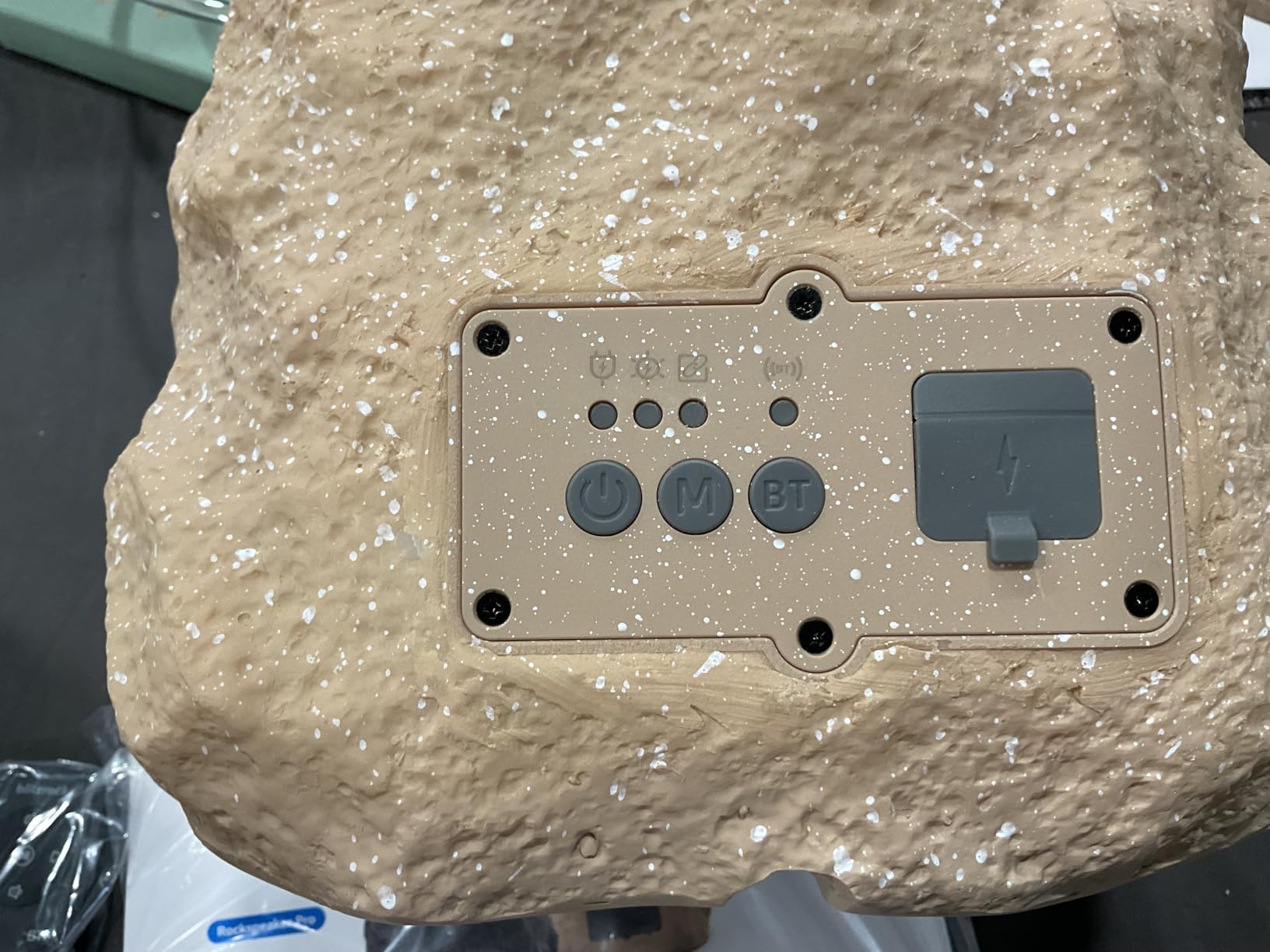 BlitzRock Outdoor Rock Speakers with 7-Color LED Lights, Hi-Fi Sound customer photo 1