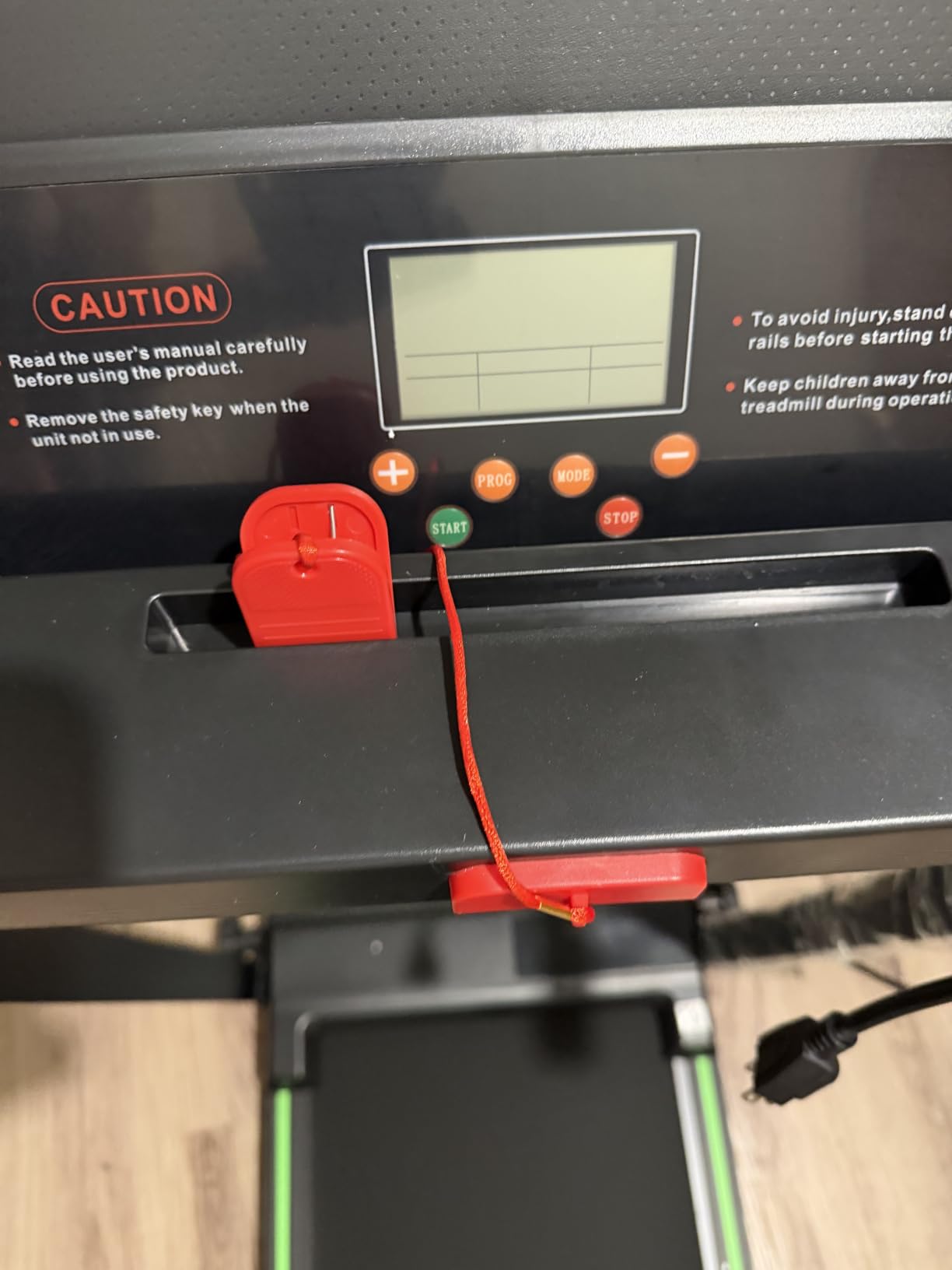 Vyrqenoxi Folding Treadmill customer photo 1