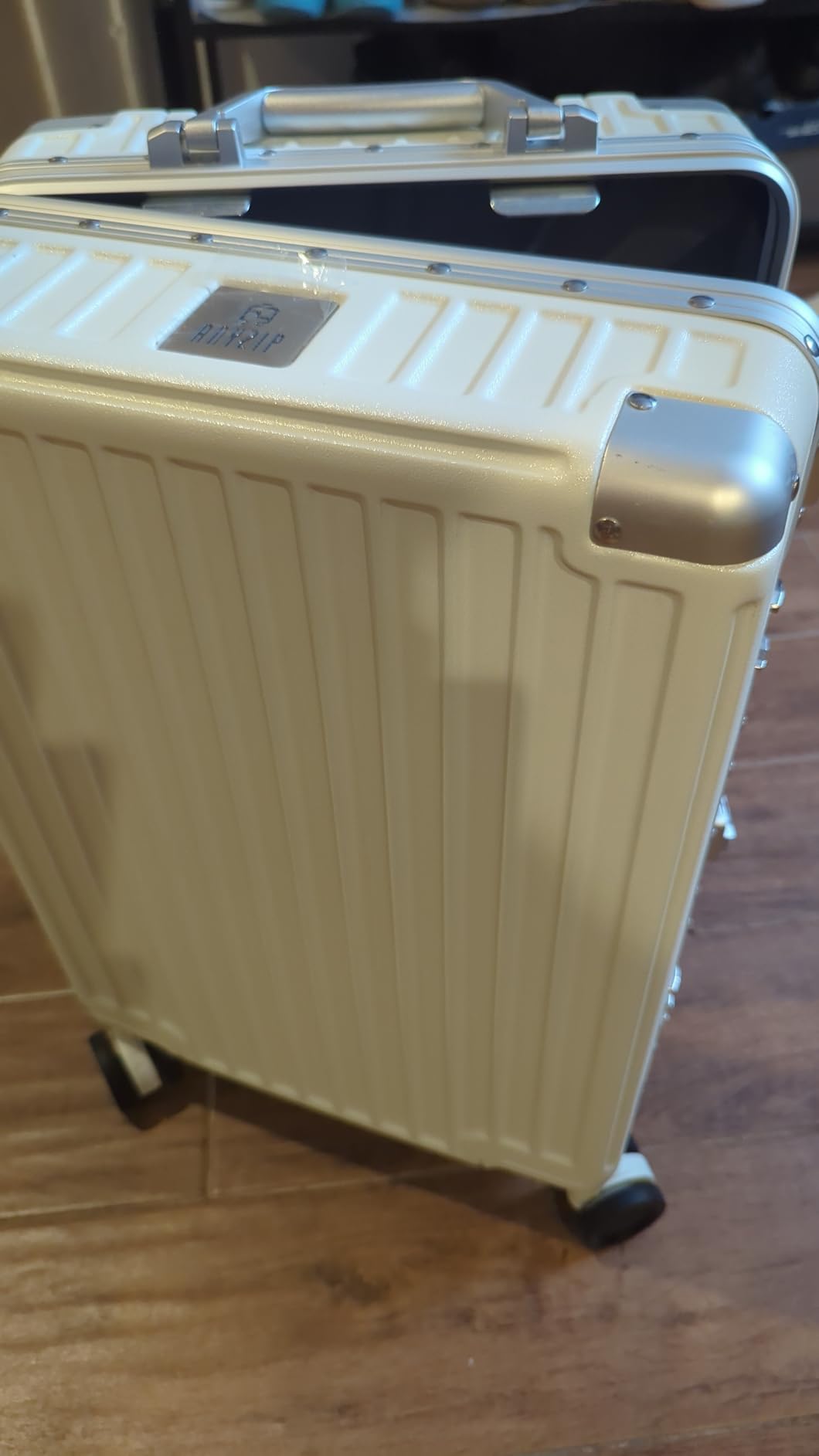 AnyZip Carry On Luggage PC+ABS Aluminum Frame Zipperless Luggage Hard Shell Suitcase TSA Lock Double Spinner Wheels 20 Inch Silver customer photo 1